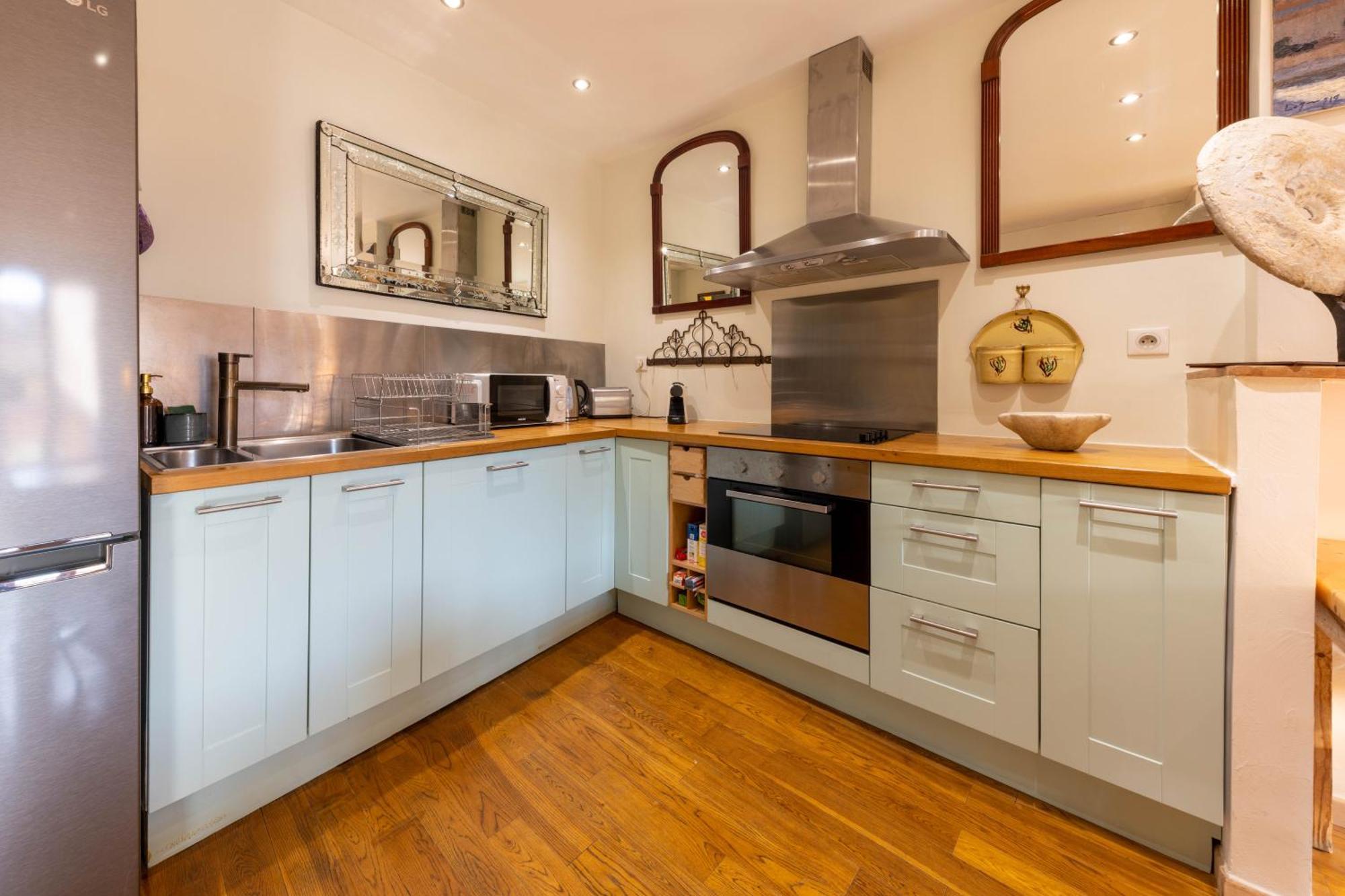 Spacious And Bright Flat Close To The Beach : Heart Of Old Niza Exterior foto